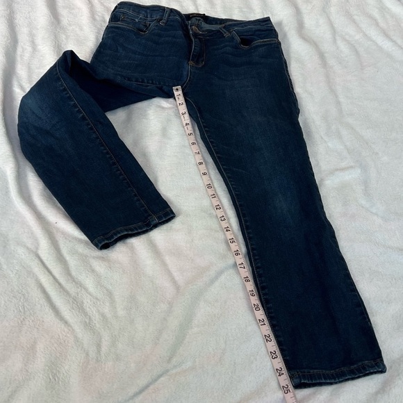 STS Blue Straight Leg Dark Wash Ankle Mid Rise Jeans Blue Size 30 Pockets Denim - Picture 8 of 9